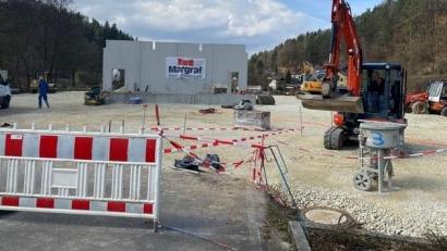 Bild: glb
Die geplanten Gebäude liegen nicht im zugelassenen Baugebiet von Högen, sondern in einem Außenbereich, der im vergangenen Jahr zweimal überschwemmt war.