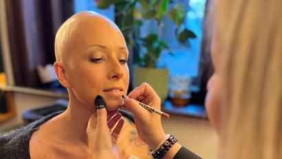 Bild: Kyra Funk/exb
Auch Vanessa Schmidt hat das Angebot "Beautiful you" der VHS Schwandorf ausprobiert. Ihre Erfahrungen sind ebenso wie die von Susi Honig in die Sendung "Plan B" eingeflossen, die am Samstag, 12. April, um 17.35 im ZDF ausgestrahlt wird.
