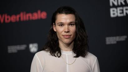 Bild: Sebastian Christoph Gollnow/dpa
Helge Mark Lodder spielt den Freund einer schwangeren Frau mit Problemen.