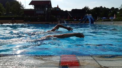Bild: Lowak
Endlich wieder Bahnen ziehen. Die Saison im Freibad Windischeschenbach beginnt am Samstag, 31. Mai.