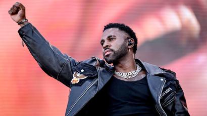 Bild: Britta Pedersen/dpa
Der US-amerikanische Sänger Jason Derulo steht beim Lollapalooza Festival Berlin, am 30. April ist er in Regensburg zu sehen.