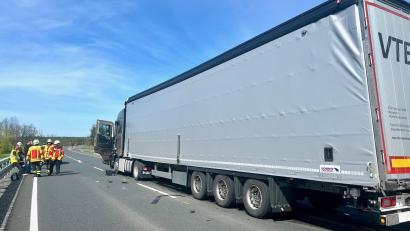Bild: Gabi Schönberger
Die B 470 ist bei Schwarzenbach nach einem schweren Unfall gesperrt.