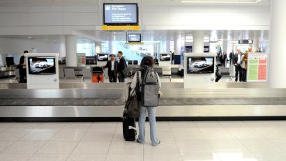 Bild: Tobias Hase/dpa
Koffer nicht angekommen: Tracker können helfen, den Standort zu übermitteln.