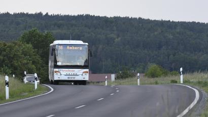 Symbolbild: Petra Hartl
Wegen einer Straßensperrung kommt es im Busverkehr zu Einschränkungen.