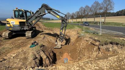 Archivbild: ck
Noch immer arbeiten Fachfirmen am Theisseiler Leitungsnetz. Die Probennahme ist abgeschlossen. Ergebnisse könnten am Donnerstag, 17. April, vorliegen.