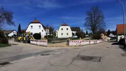 Bild: gz
Im Bereich der Singerstraße und Münchner Straße kommt es in Eslarn zu Verkehrsbehinderungen.