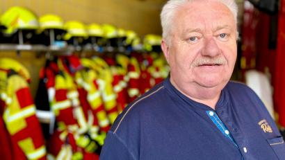 Bild: Gabi Schönberger
Der 65-jährige Hans Rupprecht von der Feuerwehr Neustadt/WN hätte gerne weiter als aktiver Feuerwehrmann geholfen.