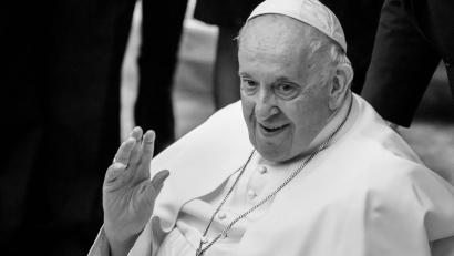 Bild: Michael Kappeler/dpa
Papst Franziskus ist tot. (Archivbild)