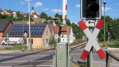 Archivbild: Götz
Später als eigentlich gedacht werden die Arbeiten am Nabburger Bahnübergang beginnen.
