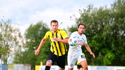 Archivbild: Thomas Schrems
Dmytro Zozulia (li.) erzielte das Tor für den SV Poppenreuth.