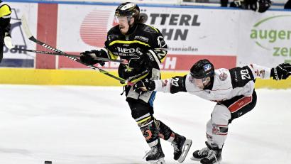 Archivbild: Hubert Ziegler
Hunter Fortin (links) wird in der kommenden Saison nicht mehr das Trikot des ERSC Amberg tragen.