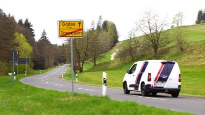 Bild: bkr
Wegen Bauarbeiten ist die Kreisstraße TIR 8 zwischen Godas und Trevesen bei Pullenreuth von 28. April bis voraussichtlich 27. Juni voll gesperrt.