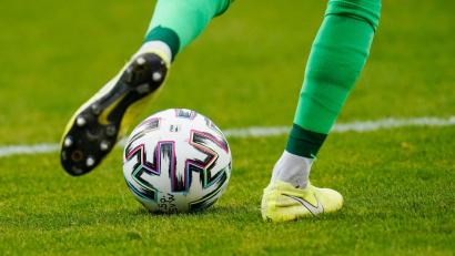 Bild: Uwe Anspach/dpa/Symbolbild
Nach Tumulten bei einem Jugendfußballspiel in Weiden wurden jetzt vom BFV-Jugendsportgericht die Urteile gesprochen.