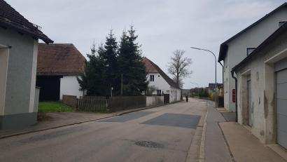Bild: gi
Ab 5. Mai beginnen Bauarbeiten in der Burgtreswitzer Straße. Die Straße ist für den Durchgangsverkehr gesperrt.