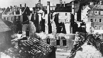 Bild: Archiv Foto-Schwarz/exb
Zerstörte Innenstadt von Schwandorf nach dem Angriff am 17. April 1945. Von den ursprünglich 1361 Gebäuden der Stadt wurden 674 vollständig zerstört, 514 schwer beschädigt.