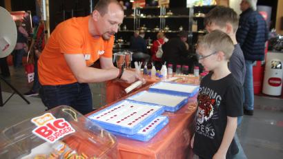 Archivbild: Steinsdorfer
Herstellung von Gummibärchen live auf der Messe.