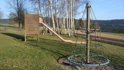 Bild: jr
Eine Attraktion bekommt der Spielplatz beim Grenzlandturm (Bild) mit einem maßstabsgetreuen Nachbau des Tillenbergturms als Kletter- und Rutschturm.