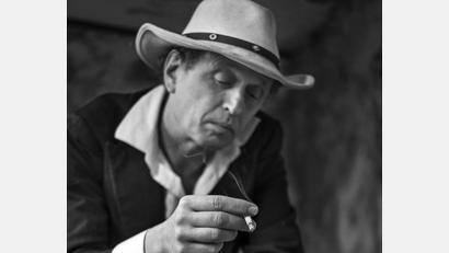 Bild: Robert Söllner/exb 
Martti Mäkkelä gibt ein Konzert in "Kulturbahnhof Parapluie" in Weiden.
