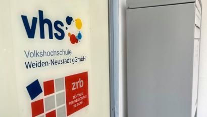 Bild: Gabi Schönberger
Die Volkshochschule Weiden-Neustadt ist eine gemeinnützige GmbH. Neben dieser Rechtsform gibt es noch zwei weitere für VHS.