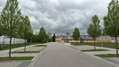 Bild: bjp
Reduzieren will die Stadt die Zahl der Bremsschwellen auf städtischen Straßen. Für der Sicherheit der Schüler sollen aber auf der Fahrbahn der Ludwig-Bock-Straße weiterhin Bodenschwellen montiert werden.
