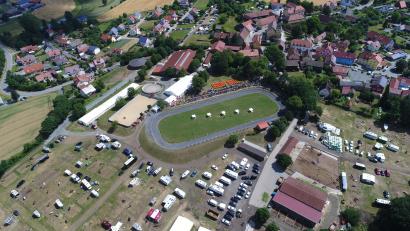 Bild: Reber
Auf dem weitläufigen Gelände des Lipperthofes in Wurz finden vom 1. bis 4. Mai die Sport- und Rennpasstage statt.