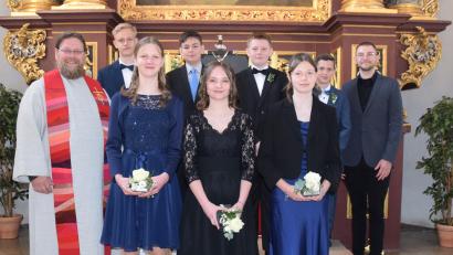 Bild: Heidi Kurz
von links: Diakon Bernd Deyerl, Christian Schneider , Ronja Speigl, Ludwig Lindner, Eva Vogl, Lukas Franken, Pia Woelk, Moritz Meidenbauer und Jonas Wunder