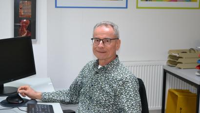 Bild: han
Sein Bildschirm am Arbeitsplatz in der Redaktion Tirschenreuth bleibt jetzt schwarz: Harald Dietz verabschiedet sich nach 41 Berufsjahren ins Privatleben.