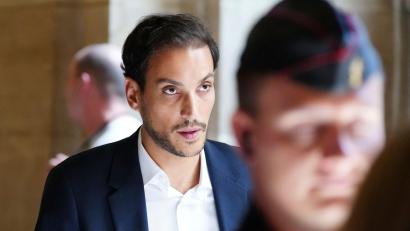 Bild: Aurelien Morissard/AP/dpa
Den Angeklagten im Prozess um den Raubüberfall auf Kim Kardashian drohen empfindliche Strafen.