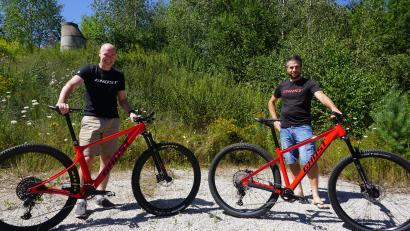 Bild: jut
Christian Morgenroth (links) und Thomas Wickles sind stolz auf die Super-Fit-Räder von Ghost.