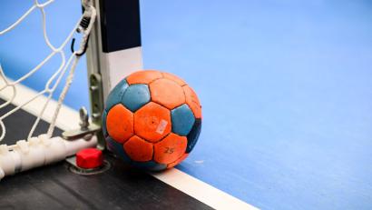 Symbolbild: Tom Weller/dpa
Die Handballer der SG Auerbach/Pegnitz kassierten eine empfindliche Niederlage.