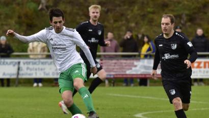 Bild: mhs
Andi Meyer (links) im Stullner Trikot. Bis Sommer trainiert er noch den TSV. Danach wechselt er zum TuS/WE Hirschau in den Landkreis Amberg-Sulzbach.