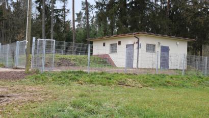 Bild: bnr
Der Hochbehälter Schmalhof erfüllt eine wichtige Funktion bei der Trinkwasserversorgung des ZV Neunaigen-Kemnath. Von hieraus verläuft die neue Wasserleitung über Oberndorf nach Maierhof.