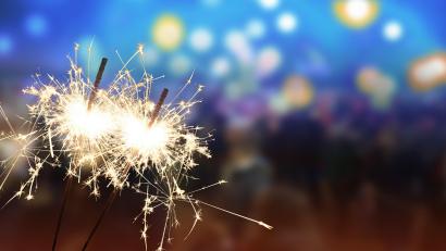 Symbolbild: pattilabelle – stock.adobe.com
An keinem anderen Tag im Jahr machen sich wohl mehr Menschen Gedanken über das Glück wie an Silvester.