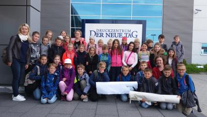 Bild: exb
Zeitung macht Schule: Pleysteiner Grundschüler besuchen das Druckzentrum in Weiden