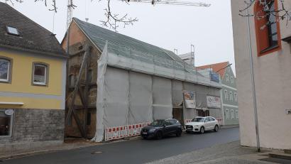 Bild: fla
Die Arbeiten am Gebäude Marktplatz 4 gehen voran. Der Marktrat diskutiert über Photovoltaikanlagen auf dem Dach und eine Horizontalsperre.