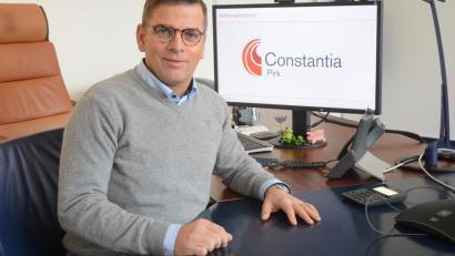 Archivbild: Gabi Schönberger
Axel Glade hat seinen Abschied von der Constantia in Pirk angekündigt. Spätestens zum 1. Januar 2026 übernimmt er Verantwortung beim finnischen Konkurrenten Huhtamaki.