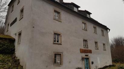Archivbild: Mutiara Sudarma
Beim dritten Zwangsversteigerungs-Termin kam das Ortsrichterhaus endgültig unter den Hammer. Gewinner der Versteigerung war die Gemeinde Reuth bei Erbendorf.