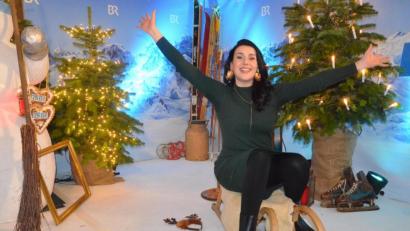 Bild: Kunz
Endlich Ferien! "Dahoam is Dahoam"-Star Anita Eichhorn genießt derzeit ihre kleine Auszeit vom Alltag am Filmset. Am Wochenende war sie unter anderem auf dem Weidener Christkindlmarkt unterwegs.