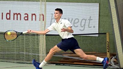 Archivbild: Hubert Ziegler
Kai Lemstra in Aktion: Beim Dreikönigsturnier Anfang Januar geht der 25-Jährige als Mitfavorit an den Start. Durch zahlreiche Neuerungen lockt das Turnier einige Tennisprofis nach Weiden.