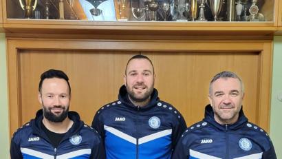Bild: Joachim Bender
Metin Türksever (rechts), Oktay Türksever (mitte) und Oliver Harsch-Hausmann bilden in der nächsten Saison das Trainerteam des SV Loderhof.