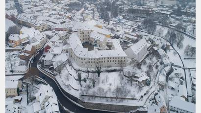 Archivbild: Thilo Hierstetter
Wo heute das Schloss steht, befanden sich im Mittelalter die Burg der Sulzbacher Grafen und der älteste Stadtkern.