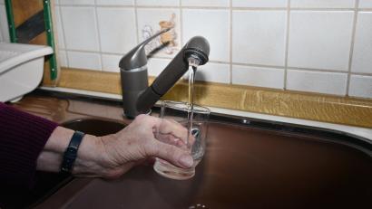 Bild: bey
Ab 1. Januar 2025 müssen im Markt Luhe-Wildenau die Gebühren für Wasser und Abwasser erhöht werden. Weil die Berechnung noch nicht vorliegt, hat der Marktgemeinderat einen entsprechenden Beschluss gefasst, die Gebühren im Laufe des Jahres 2025 rückwirkend zum 1. Januar erhöhen zu können.