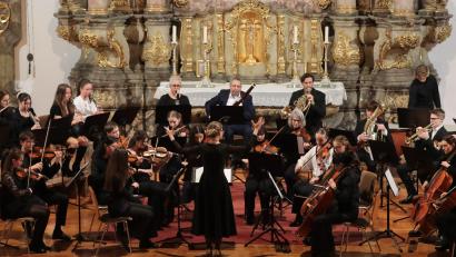 Bild: Wolfgang Steinbacher
Ein Weihnachtskonzert des Max-Reger-Gymnasiums fand im historischen Kongregationssaal statt.