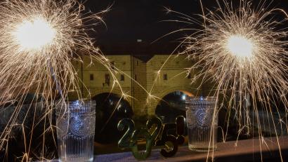 Bild: Stephan Huber
Amberg begrüßt an Silvester das Jahr 2025 mit Sternenzauber vor der Stadtbrille.