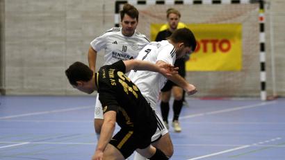 Bild: otr
Am Samstag, 11. Januar 2025, wird in Vilseck um den Titel des Futsal-Kreismeisters (Amberg/Weiden) gekämpft. 16 Teams sind am Start. der SV Waldau (schwarze Trikots) und die SpVgg Schirmitz sind auch wieder dabei.