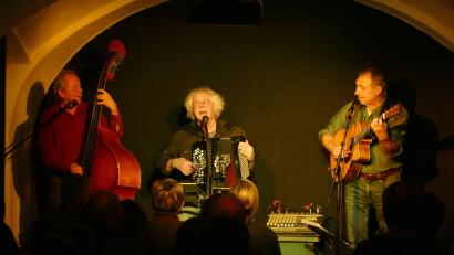 Bild: Reinhard Westiner/exb
Die "Old Folks" bei ihrem Gastspiel im Schmidt-Haus in Nabburg.