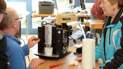 Archivbild: Wolfgang Steinbacher
Wie hier in der Schulwerkstatt in Freudenberg öffnet das Repaircafé in zahlreichen Orten im Landkreis.