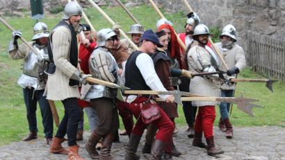 Archivbild: bey
Mittelalterliche Spiele gehören zum Unterhaltungsangebot an den beiden Tagen "Die belebte Burg" Leuchtenberg.