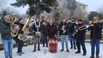 Bild: gis
Musikanten aus dem Fichtelgebirge zogen auch heuer wieder durch die Orte, um das neue Jahr musikalisch willkommen zu heißen.