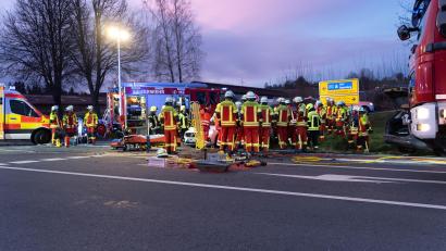 Bild: Roland Wellenhoefer
Am Donnerstagmorgen kam es bei Burggrub zu einem schweren Verkehrsunfall.